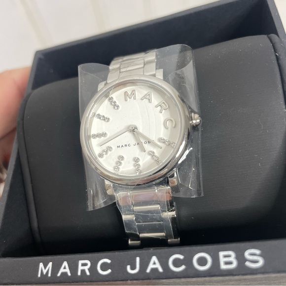 Marc Jacobs Women's MJ3566 'Roxy' Stainless Steel Watch - Picture 4 of 9